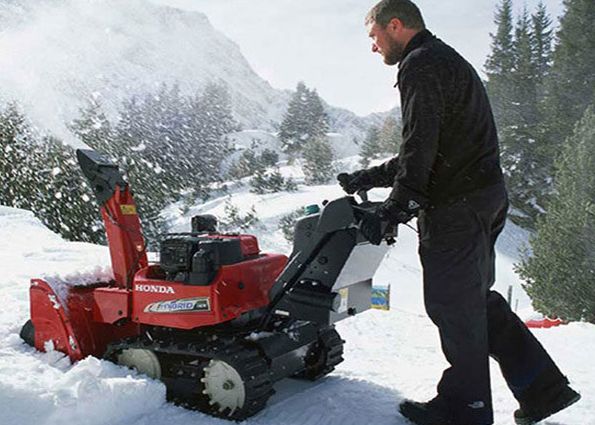 Снегоуборочная техника для дачи: рабочие характеристики машин и критерии выбора при покупке