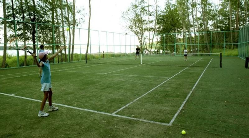строительство теннисного корта
